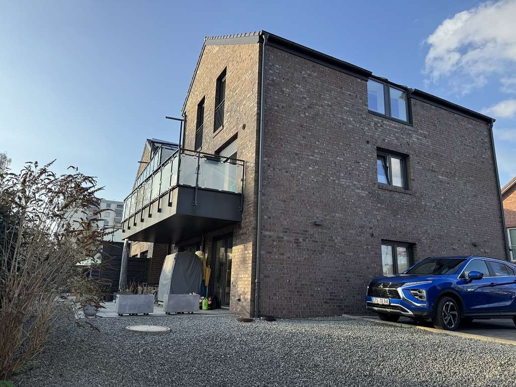 hochwertige 2,5-Zimmer-Wohnung (KfW 55) mit Balkon und Fahrstuhl in Altstadtnähe hochwertige 2,5-Zimmer-Wohnung (KfW 55) mit Balkon und Fahrstuhl in Altstadtnähe