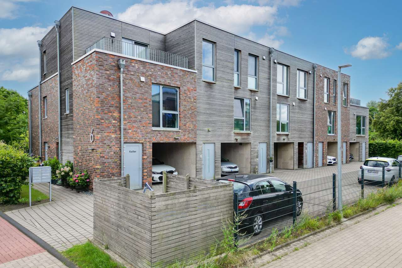 ### neuwertige 4-5-Zimmer-MAISONETTE-Wohnung mit Dachterrasse ### ### neuwertige 4-5-Zimmer-MAISONETTE-Wohnung mit Dachterrasse ###
